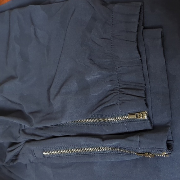 Athleta Textured Ankle Navy Work Pants Joggers Size 14 MSRP $99 - Picture 7 of 7